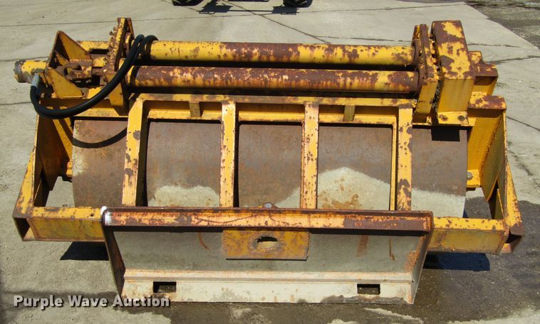 image for item GC9824 Skid steer vibratory roller