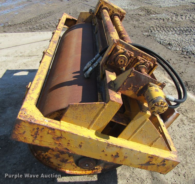 image for item GC9824 Skid steer vibratory roller