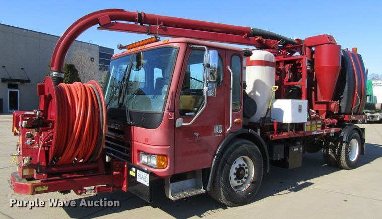 image for item GC9826 2002 Freightliner Condor  sewer jetter truck