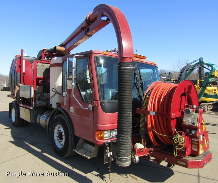 image for item GC9826 2002 Freightliner Condor  sewer jetter truck