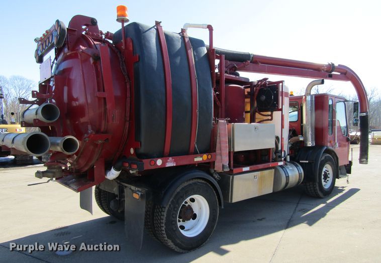 image for item GC9826 2002 Freightliner Condor  sewer jetter truck