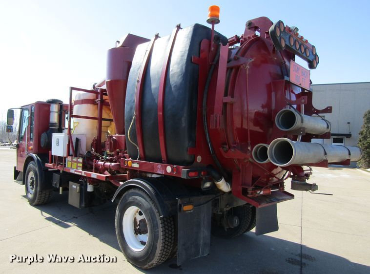 image for item GC9826 2002 Freightliner Condor  sewer jetter truck