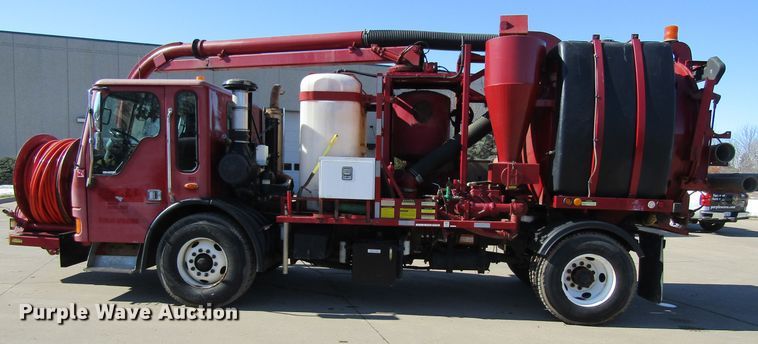 image for item GC9826 2002 Freightliner Condor  sewer jetter truck