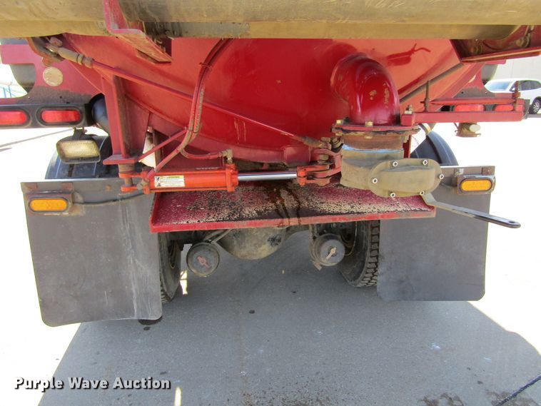 image for item GC9826 2002 Freightliner Condor  sewer jetter truck