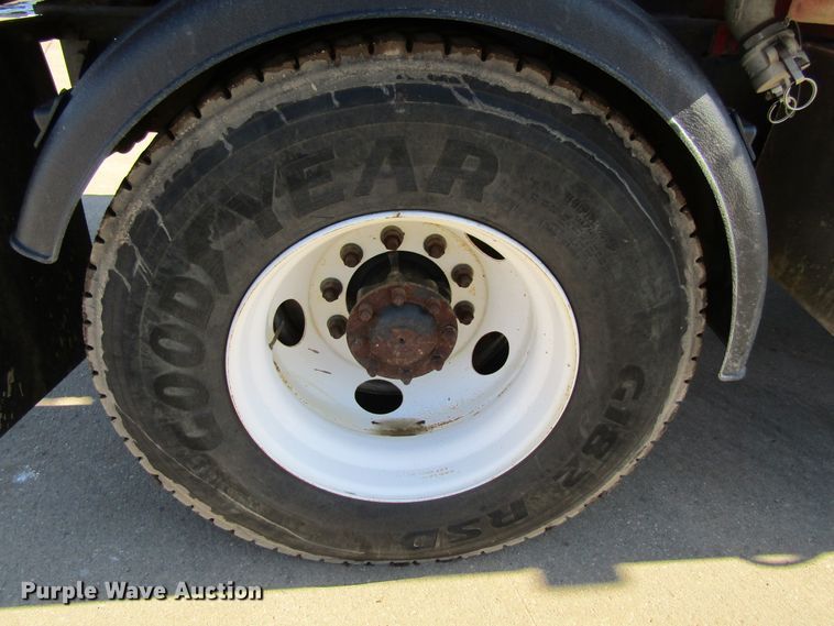 image for item GC9826 2002 Freightliner Condor  sewer jetter truck