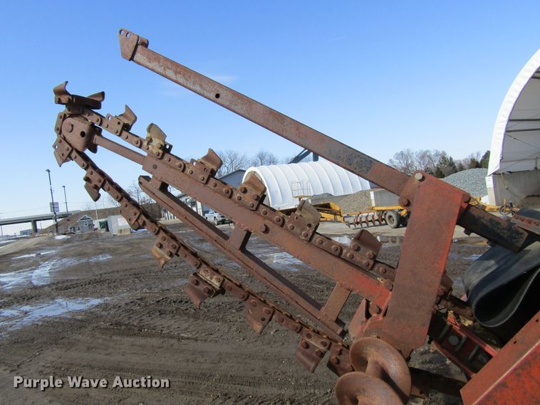 image for item GC9830 1990 Ditch Witch 6510  trencher