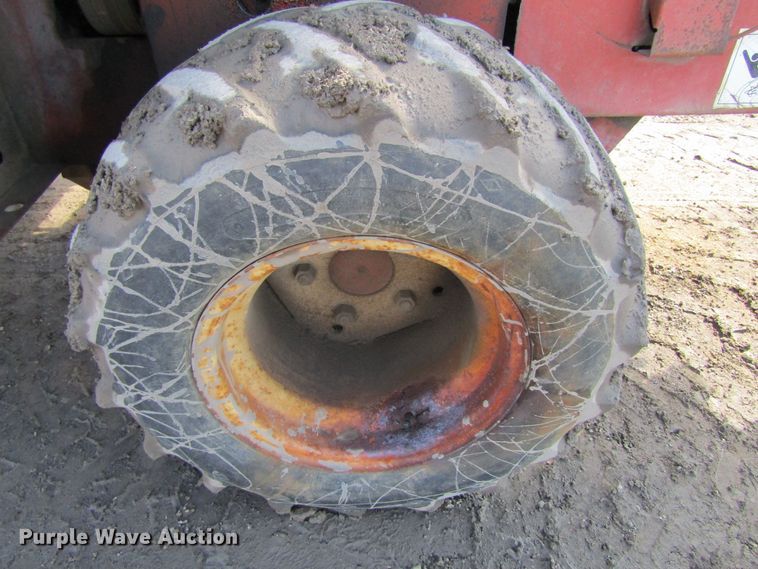 image for item GC9830 1990 Ditch Witch 6510  trencher