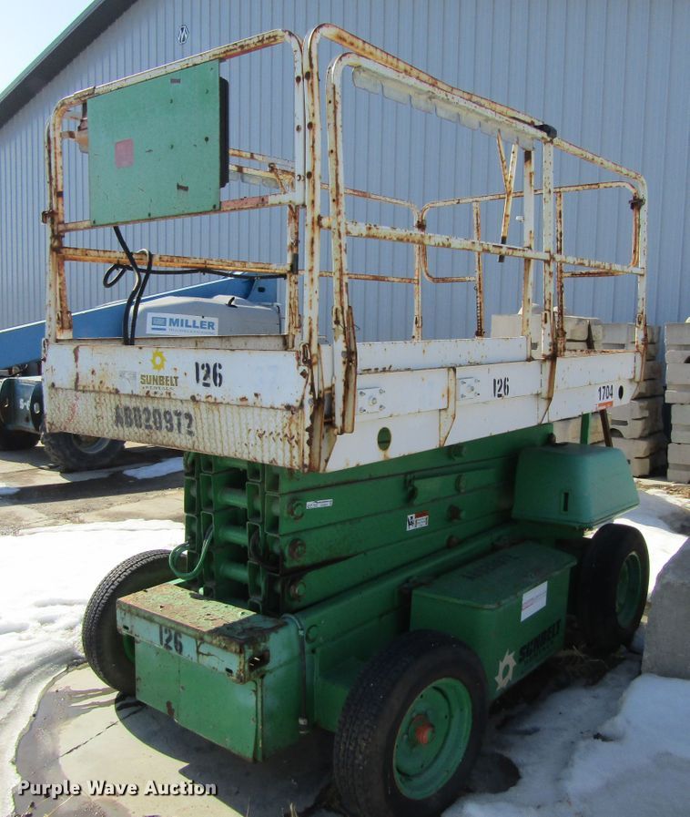image for item GC9831 1999 JLG 3369-E  scissor lift