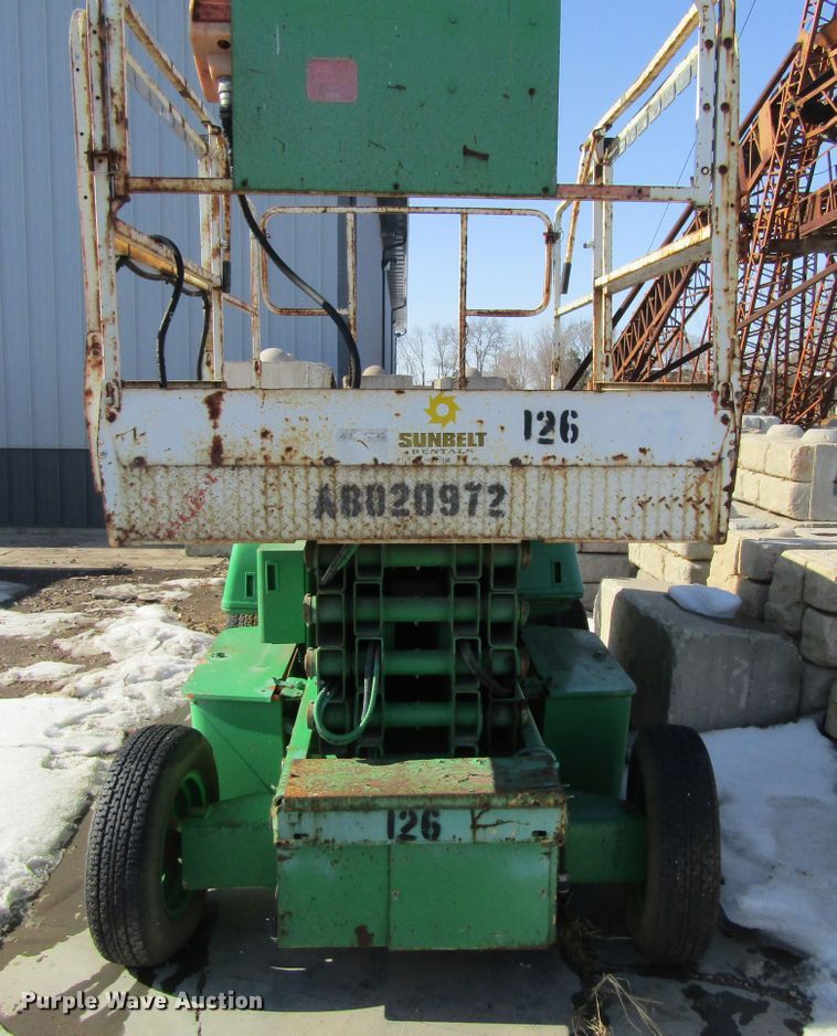 image for item GC9831 1999 JLG 3369-E  scissor lift