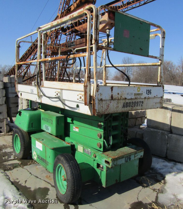 image for item GC9831 1999 JLG 3369-E  scissor lift