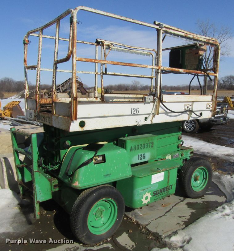image for item GC9831 1999 JLG 3369-E  scissor lift