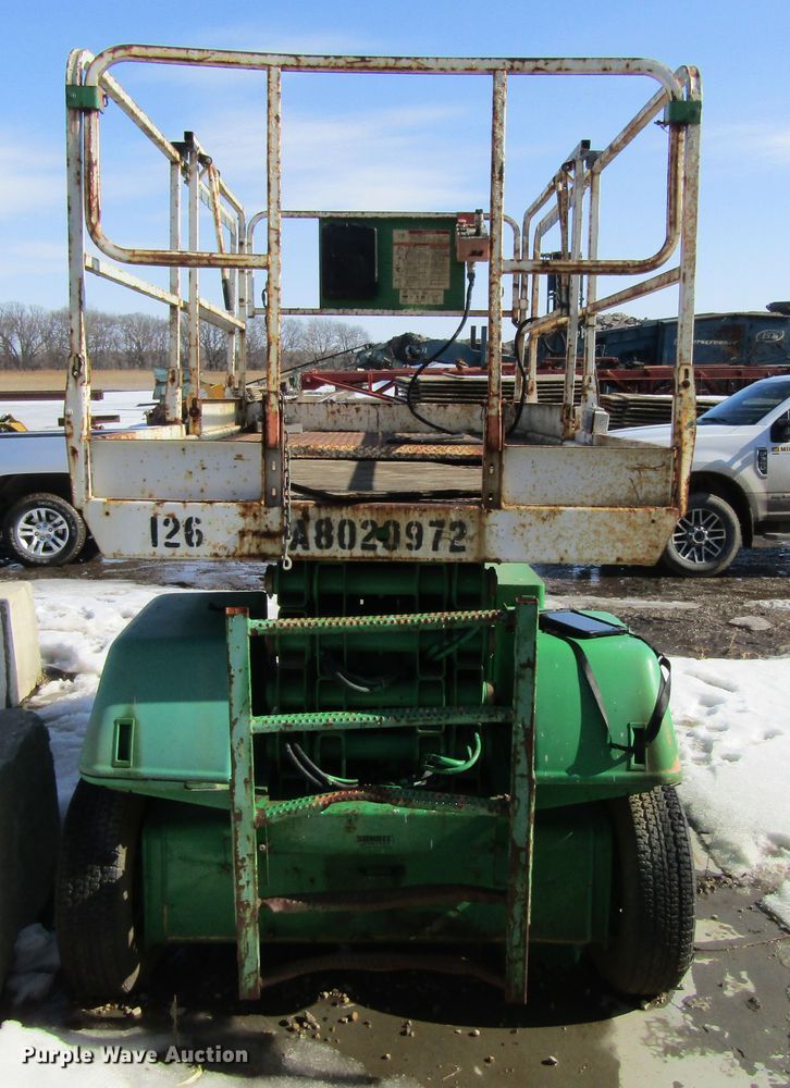 image for item GC9831 1999 JLG 3369-E  scissor lift