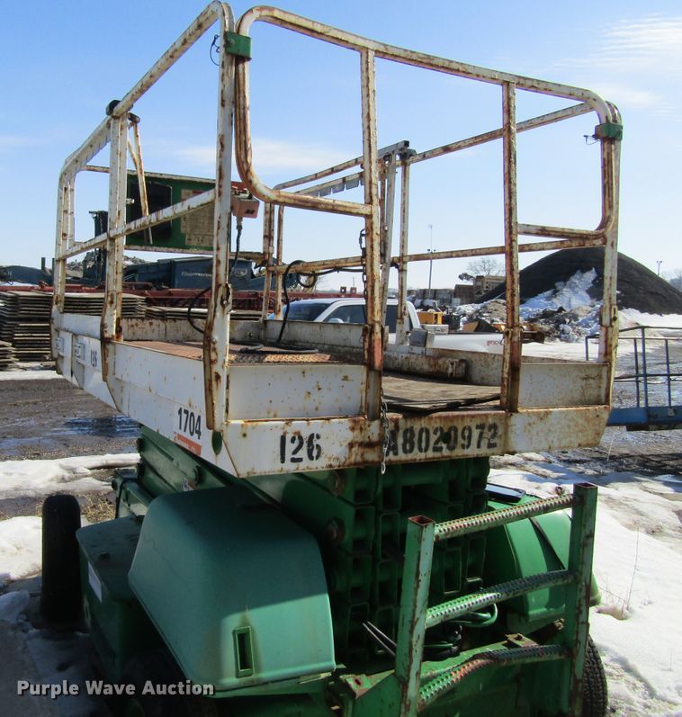 image for item GC9831 1999 JLG 3369-E  scissor lift