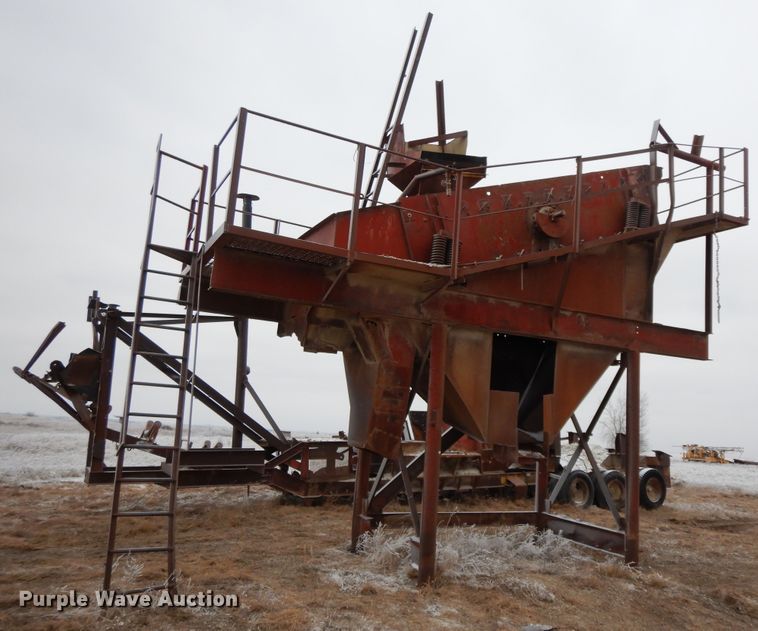 image for item GG9394 Hewitt Robins two deck wash plant