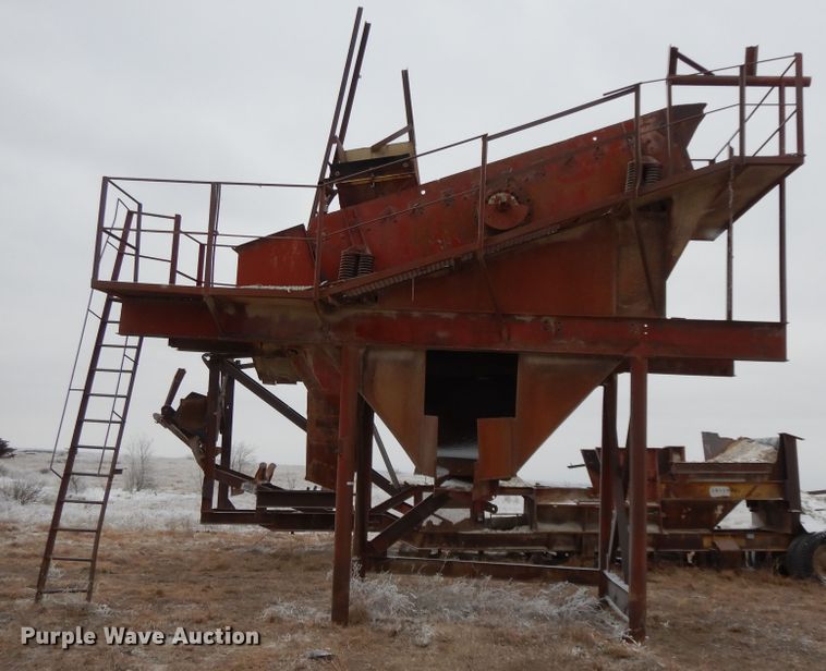 image for item GG9394 Hewitt Robins two deck wash plant