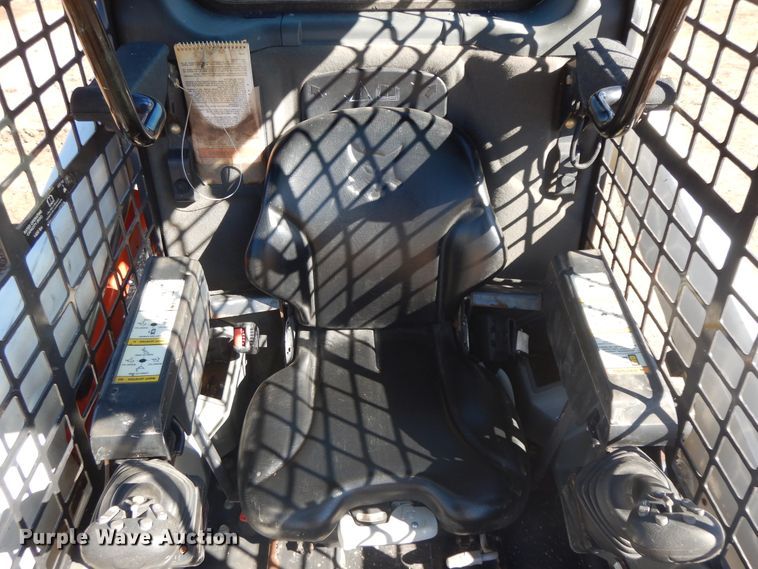 image for item GG9452 2017 Bobcat T450  tracked skid steer loader