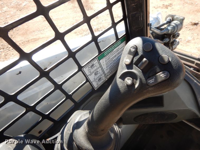 image for item GG9452 2017 Bobcat T450  tracked skid steer loader