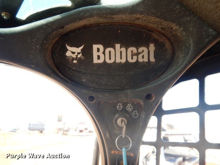 image for item GG9452 2017 Bobcat T450  tracked skid steer loader