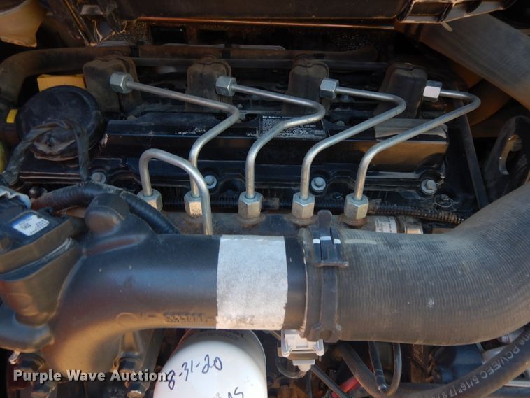 image for item GG9452 2017 Bobcat T450  tracked skid steer loader