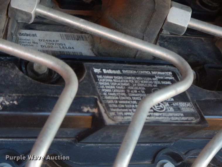 image for item GG9452 2017 Bobcat T450  tracked skid steer loader