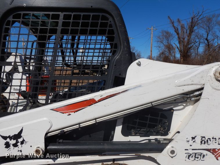 image for item GG9452 2017 Bobcat T450  tracked skid steer loader