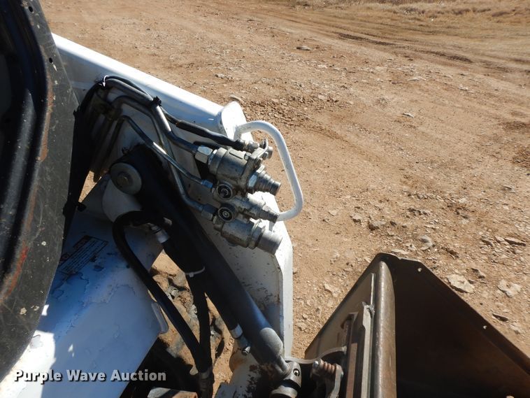 image for item GG9452 2017 Bobcat T450  tracked skid steer loader