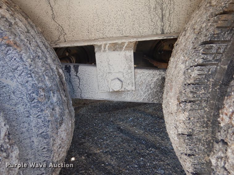 image for item GT9570 2004 Millennium M9D24P equipment trailer