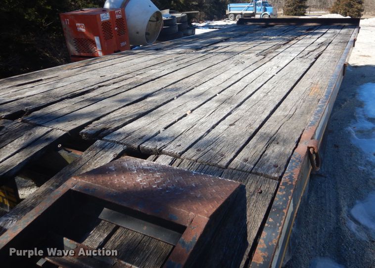 image for item GT9570 2004 Millennium M9D24P equipment trailer