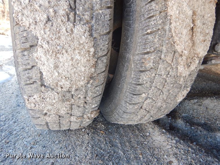 image for item GT9570 2004 Millennium M9D24P equipment trailer