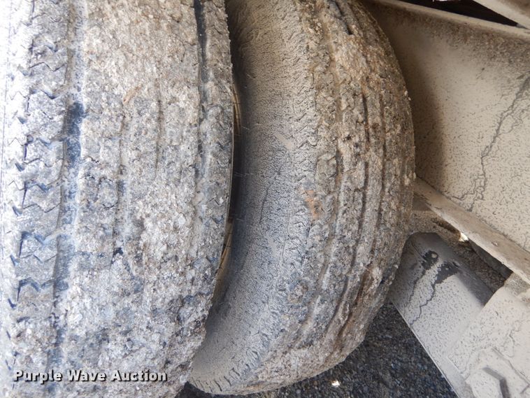 image for item GT9570 2004 Millennium M9D24P equipment trailer