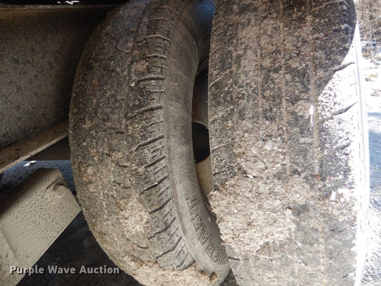 image for item GT9570 2004 Millennium M9D24P equipment trailer