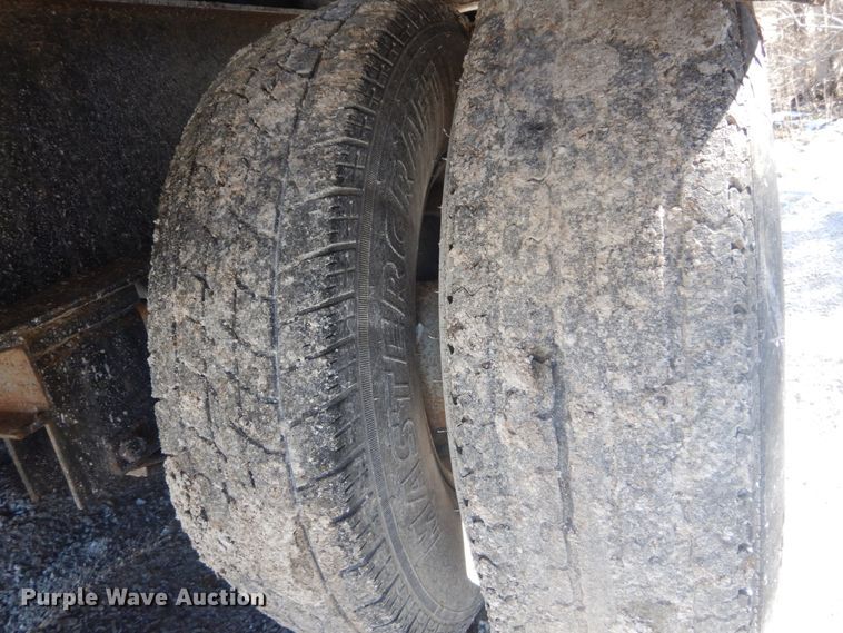 image for item GT9570 2004 Millennium M9D24P equipment trailer