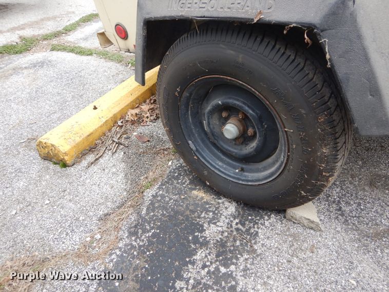 image for item GT9578 2001 Ingersoll Rand Platinum series  air compressor