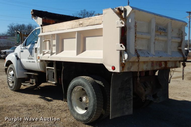 image for item GT9594 2003 Ford F650 Super Duty XL  dump truck