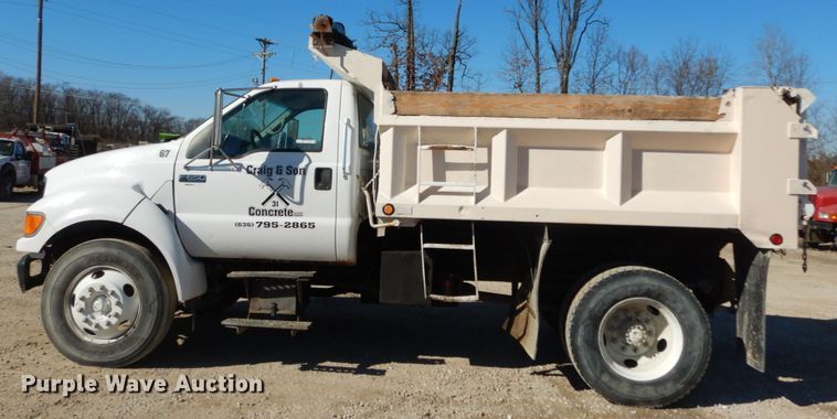 image for item GT9594 2003 Ford F650 Super Duty XL  dump truck