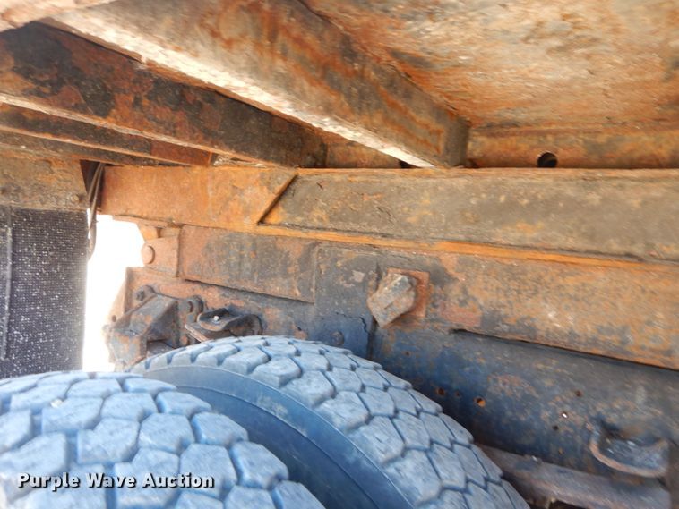 image for item GT9594 2003 Ford F650 Super Duty XL  dump truck