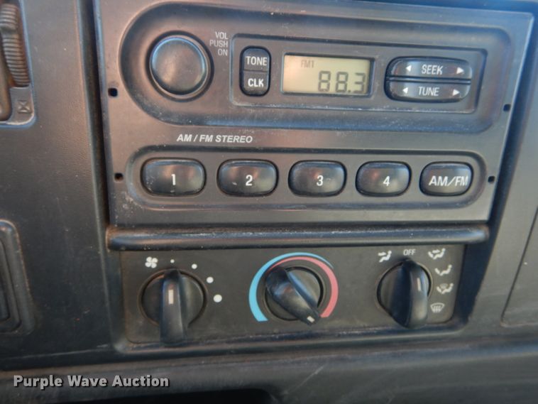 image for item GT9594 2003 Ford F650 Super Duty XL  dump truck