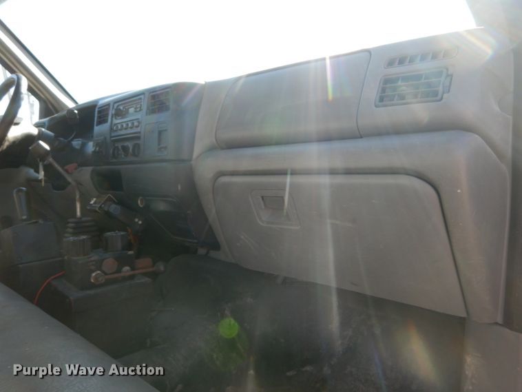 image for item GT9594 2003 Ford F650 Super Duty XL  dump truck