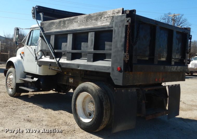 image for item GT9595 1992 International 4900  dump truck