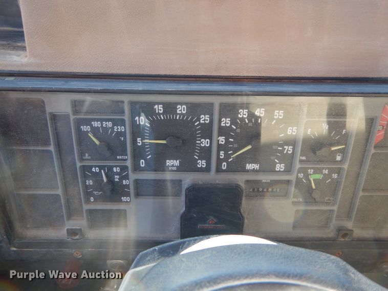 image for item GT9595 1992 International 4900  dump truck