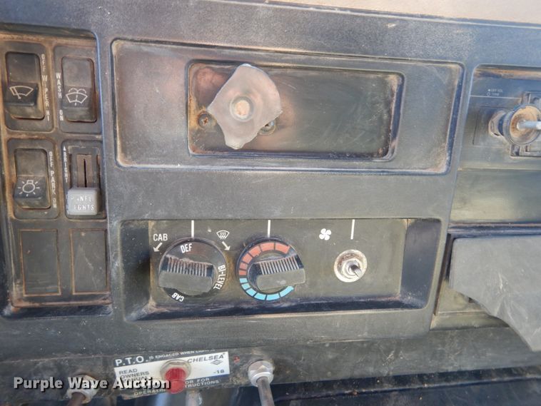 image for item GT9595 1992 International 4900  dump truck