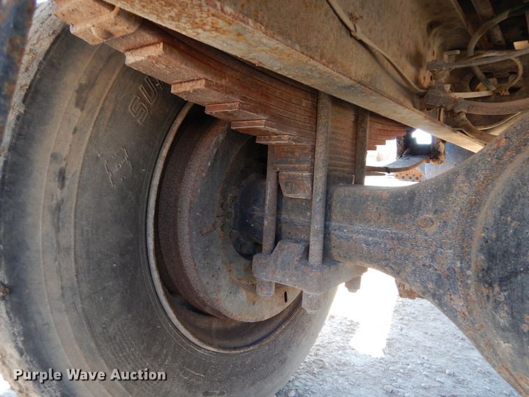 image for item GT9595 1992 International 4900  dump truck