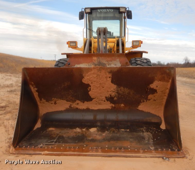 image for item HG9901 1999 Volvo L120C  wheel loader