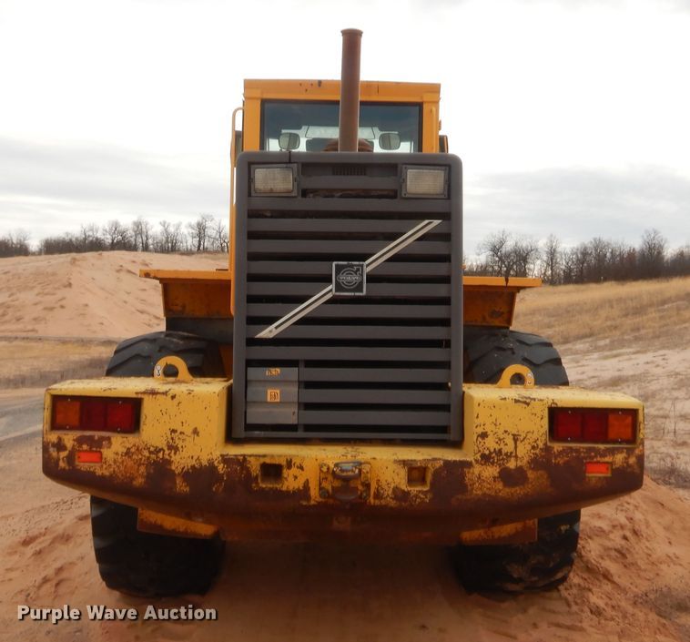 image for item HG9901 1999 Volvo L120C  wheel loader