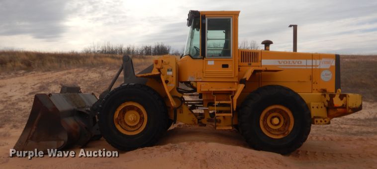 image for item HG9901 1999 Volvo L120C  wheel loader