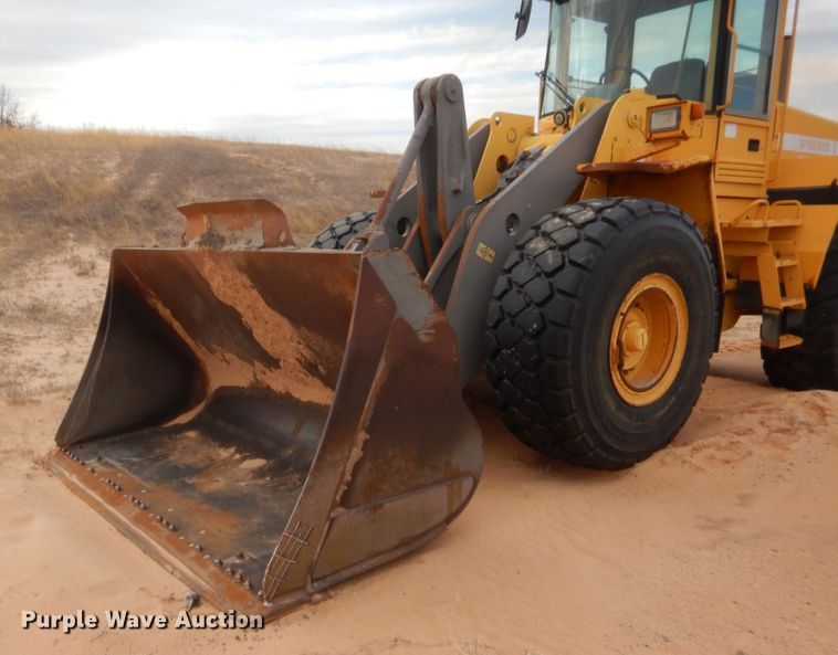 image for item HG9901 1999 Volvo L120C  wheel loader