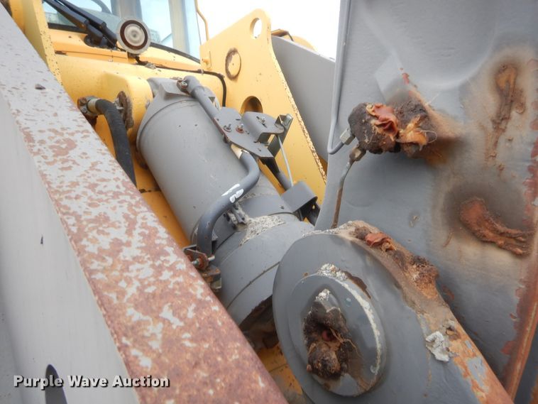 image for item HG9901 1999 Volvo L120C  wheel loader