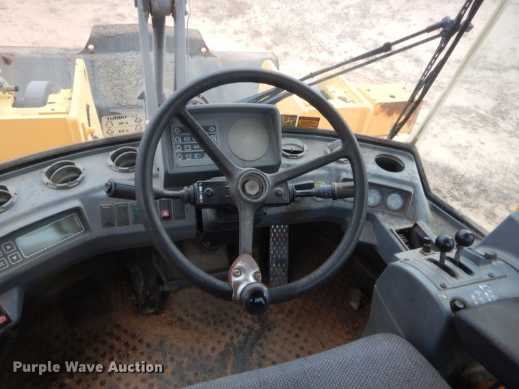 image for item HG9901 1999 Volvo L120C  wheel loader