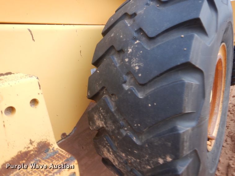 image for item HG9901 1999 Volvo L120C  wheel loader