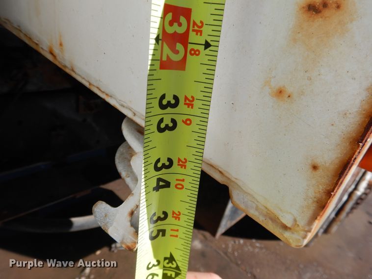 image for item HI9019 1993 International 4900  dump truck